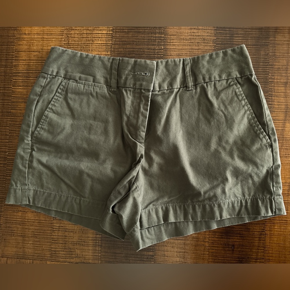 LOFT Riviera Shorts Size 2